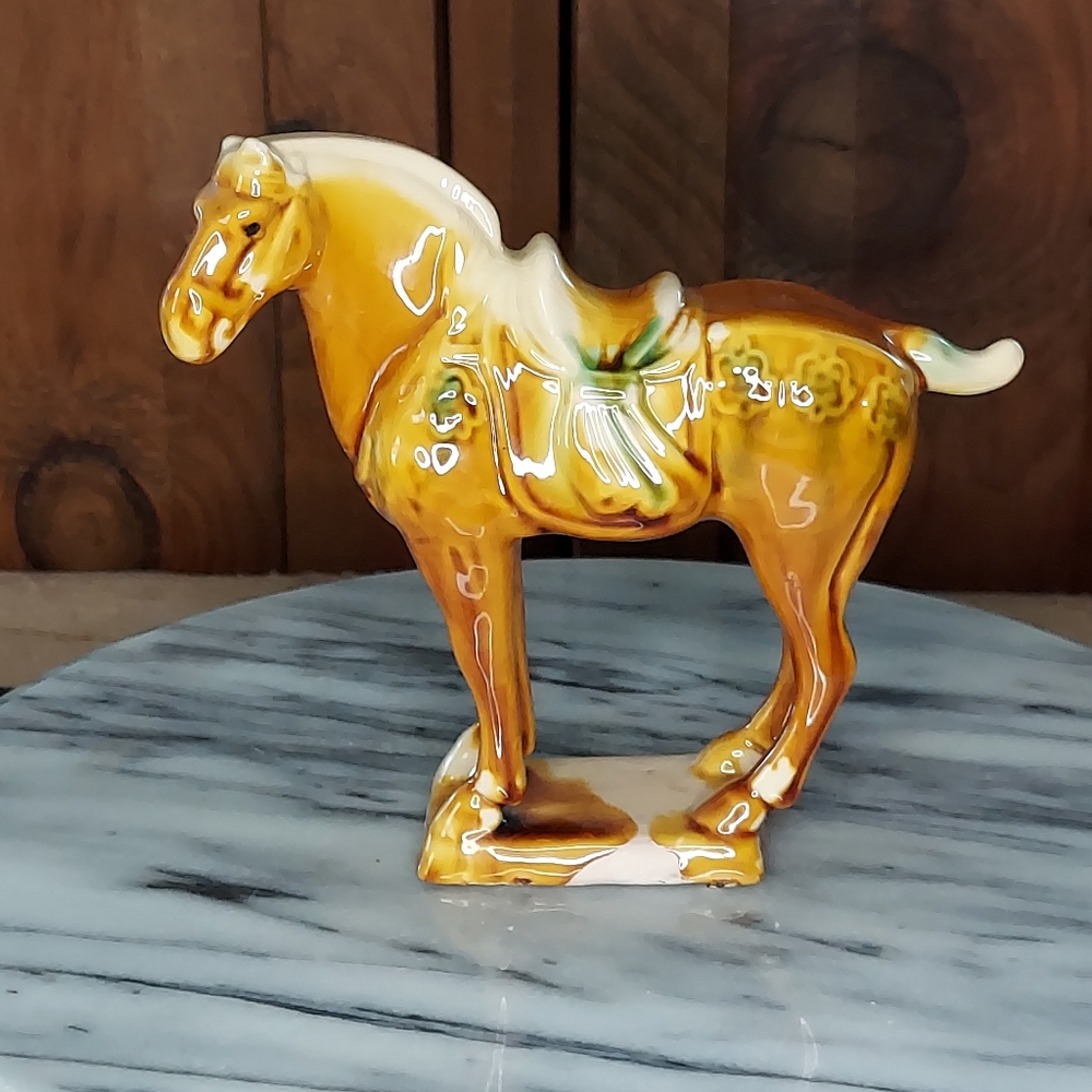 Triple Glass Horse - Picture 7 of 12